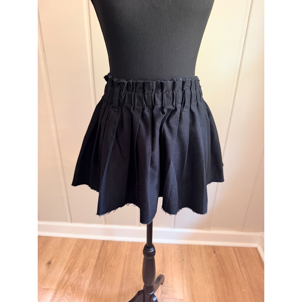 H&M Divided Black Pleated Mini Skirt Elastic Waist Raw Hem XXS Goth Grunge
